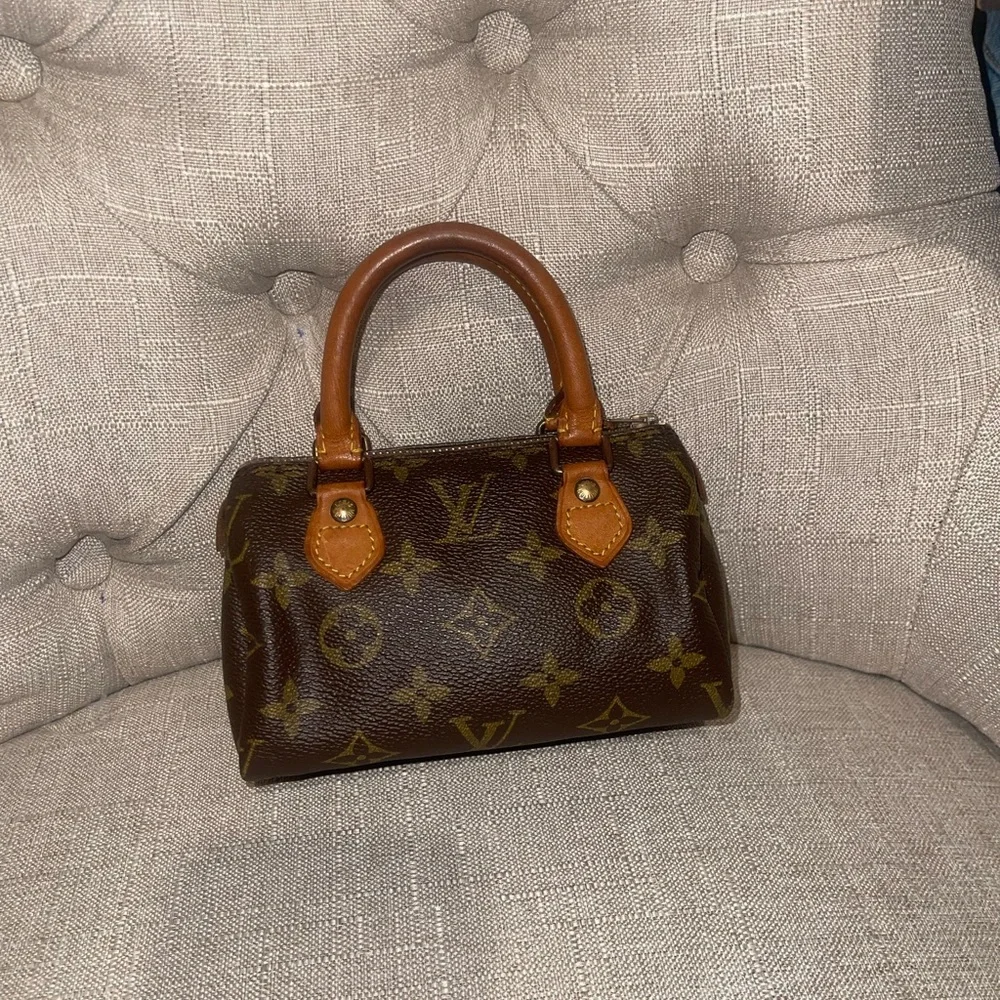 Authentic Vintage Louis Vuitton speedy mini hl monogram canvas bag